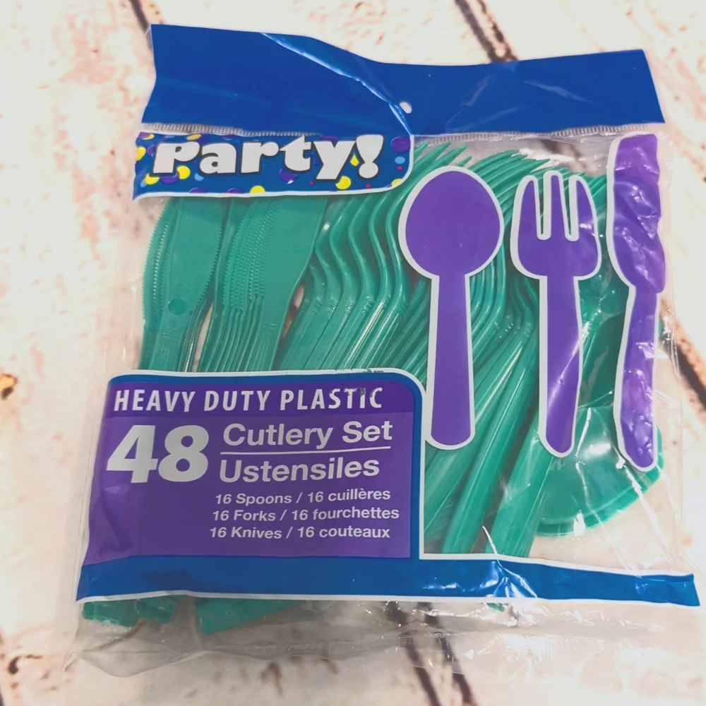 Get Wild‎ Themed Deluxe Party Kit with Napkins, Table Cover, Plastic Cutlery NWT